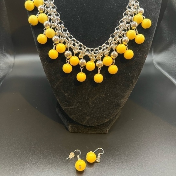 PAPARAZZI Sunny Yellow and Silver Bead‎ Necklace and Earring Set - Picture 2 of 2
